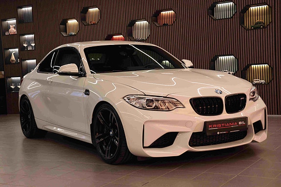 BMW M2 4 of 5