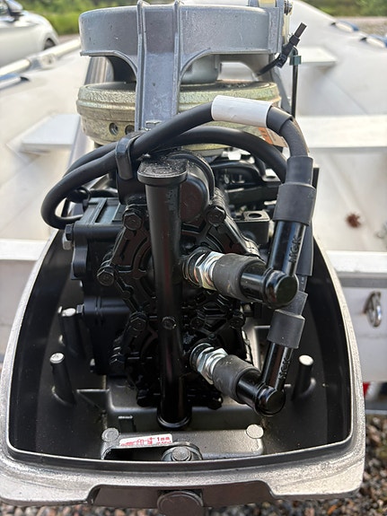 Grand 300 RIB med 8 hk Tohatsu 5 of 5