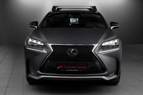 Lexus NX300h 4 of 5
