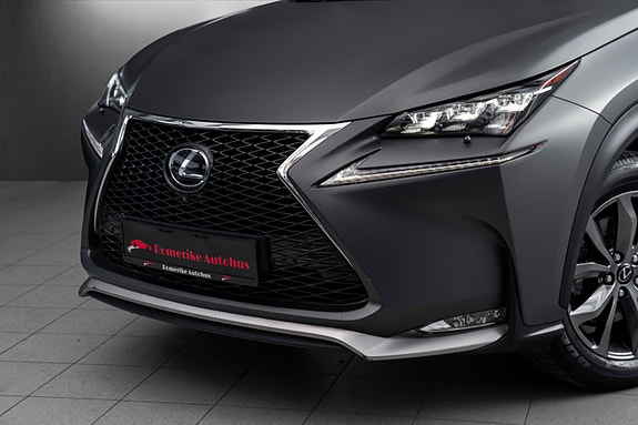Lexus NX300h 3 of 5