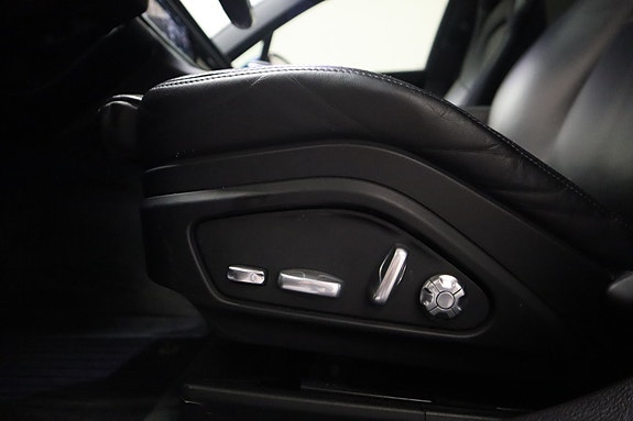 Porsche Panamera 12 of 30