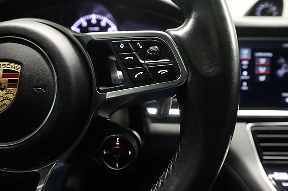Porsche Panamera 17 of 30
