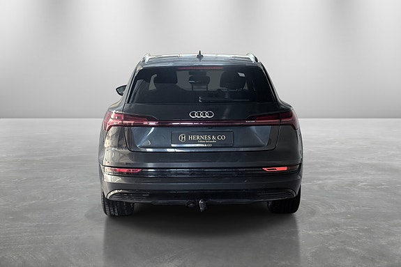 Audi e-tron 5 of 5