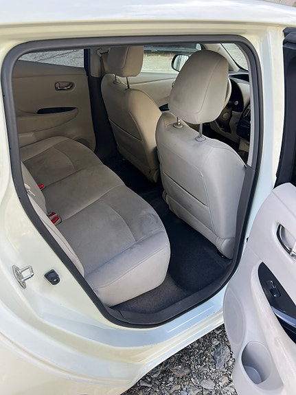 Nissan Leaf 7 of 13