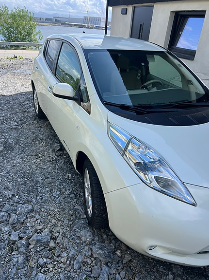 Nissan Leaf 5 of 13