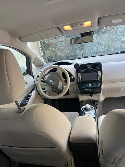Nissan Leaf 8 of 13