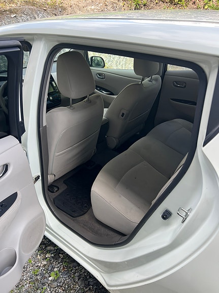 Nissan Leaf 12 of 13