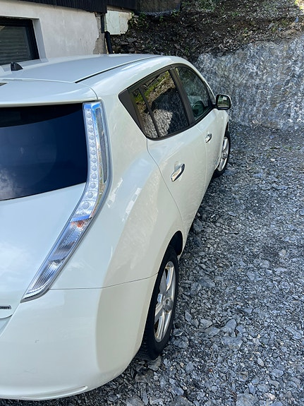 Nissan Leaf 4 of 13