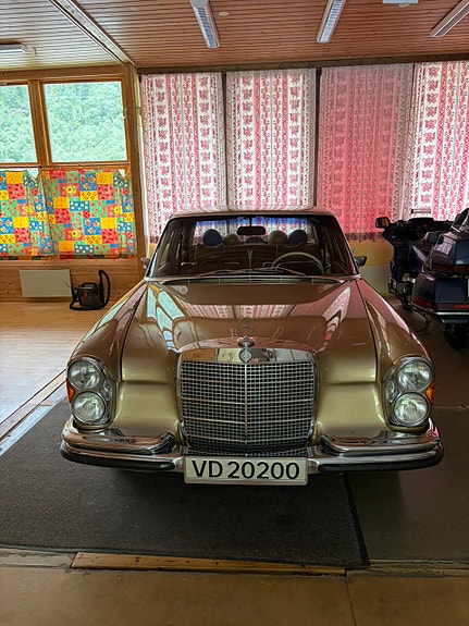 Mercedes-Benz 280 Se 1971 photo 2
