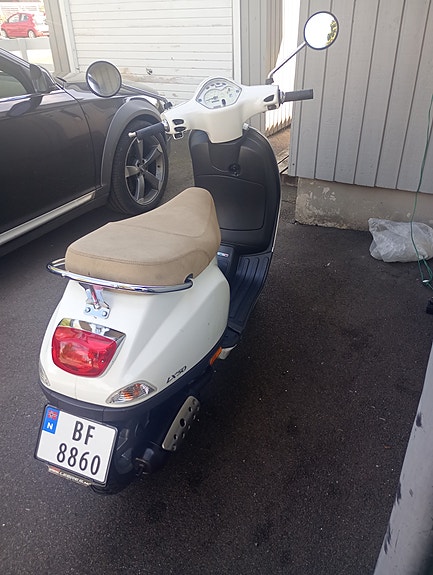 Vespa LX 50 5 of 5
