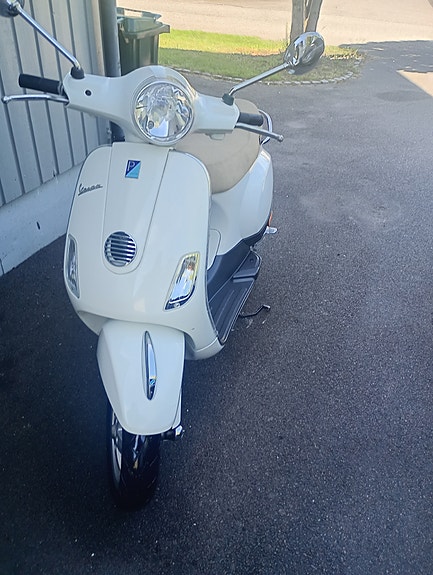 Vespa LX 50 7 of 10