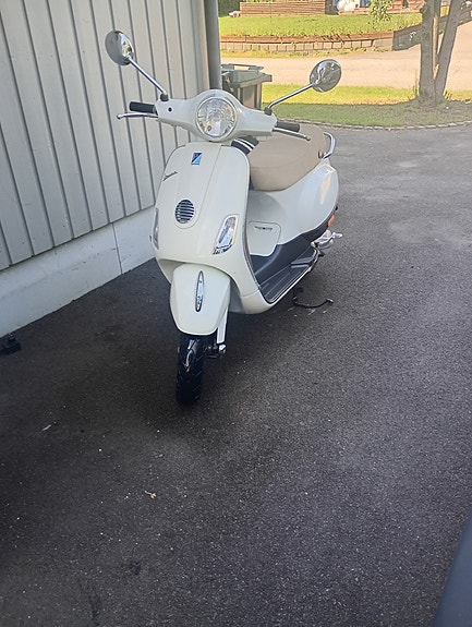 Vespa LX 50 6 of 10