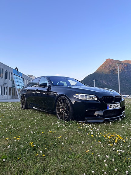 BMW M5 4 of 5