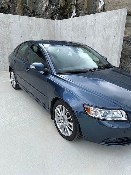 Volvo S40 3 of 5