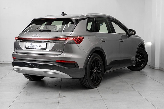 Audi Q4 e-tron 4 of 5