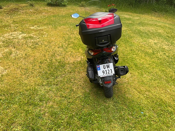 Yamaha NMax 125 2 of 5