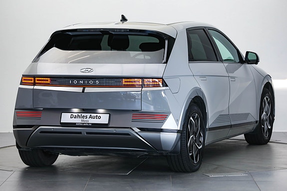 Hyundai Ioniq 5 3 of 5