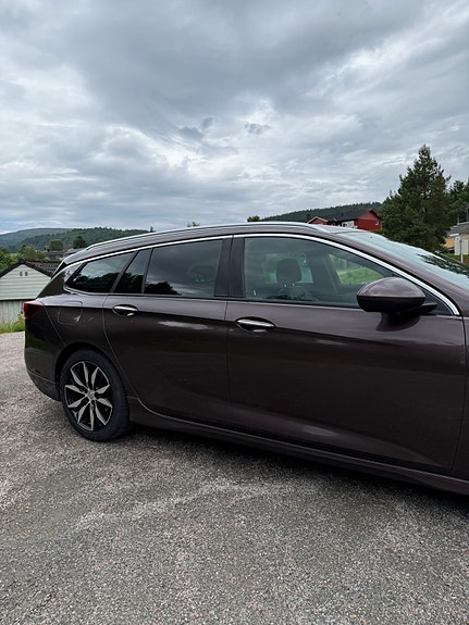 Opel Insignia 4 of 5