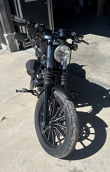 Harley-Davidson XL 883N Iron 2 of 5