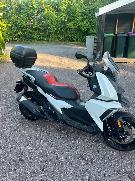 BMW C 400 X 7 of 12