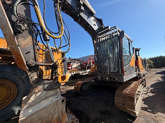 Volvo EC250EL 2 of 5