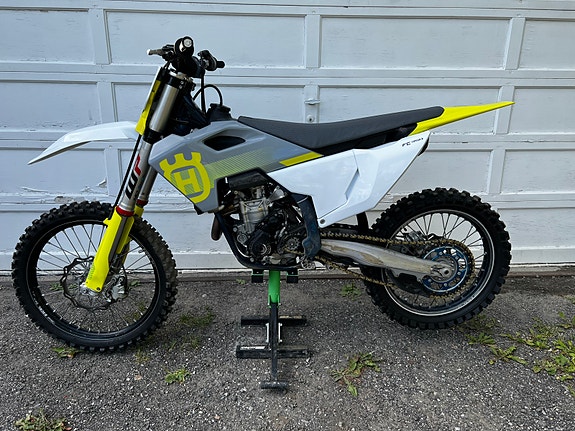 Husqvarna FC 350 2 of 5