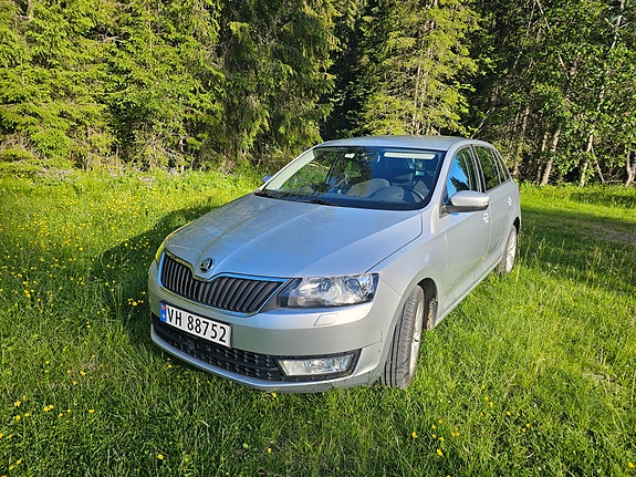 Skoda Rapid Spaceback 2 of 5