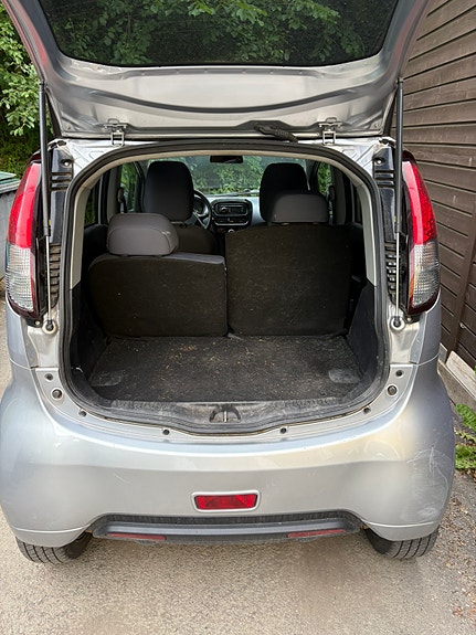 Peugeot iOn 4 of 5