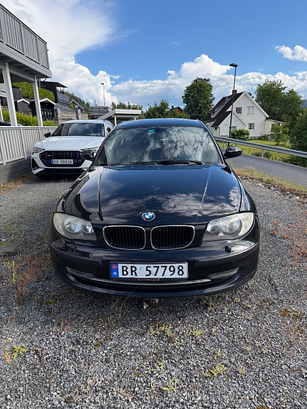 BMW 116i 2 of 5