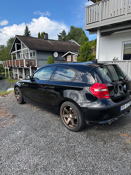 BMW 116i 4 of 5