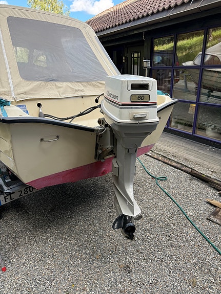 Askeladden 16 selges med nyere Tiki henger og 60 hk motor. 5 of 5
