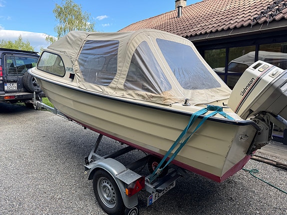 Askeladden 16 selges med nyere Tiki henger og 60 hk motor. 3 of 5