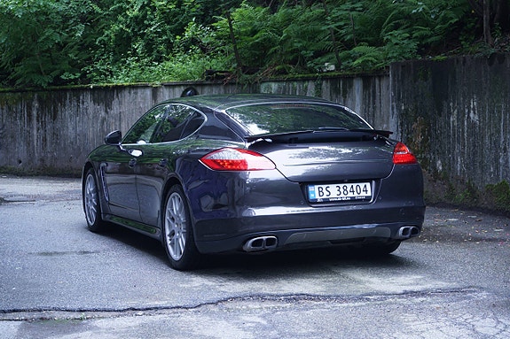 Porsche Panamera Turbo 5 of 5