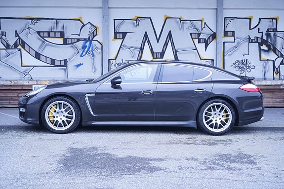 Porsche Panamera Turbo 2 of 5