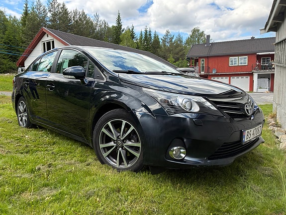 Toyota Avensis 4 of 5
