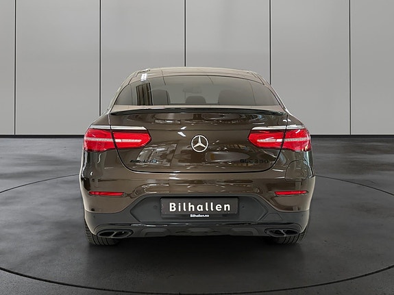 Mercedes-Benz GLC350 e 4 of 5