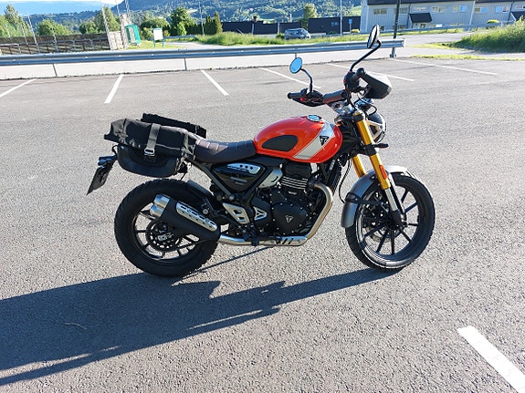 Triumph Scrambler 400 2 of 3