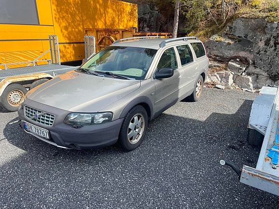 Volvo XC70 4 of 5