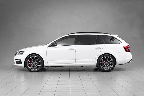 Skoda Octavia RS 2 of 5
