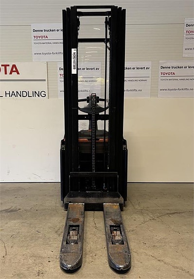 Toyota SWE140L 3 of 4
