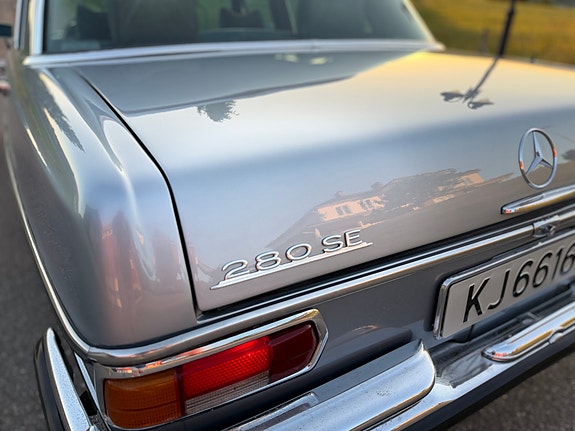 Mercedes-Benz 280 26 of 30