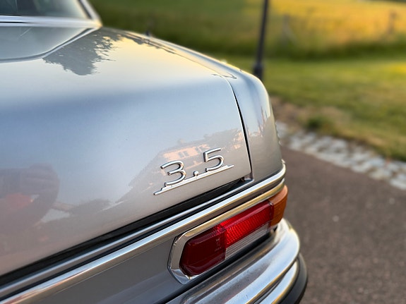Mercedes-Benz 280 28 of 30