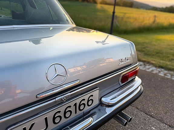 Mercedes-Benz 280 27 of 30