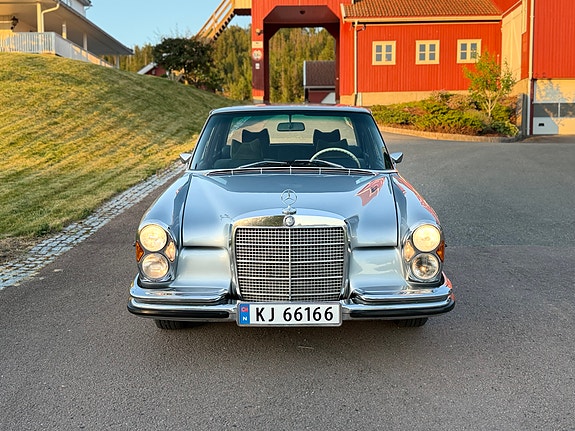 Mercedes-Benz 280 17 of 30