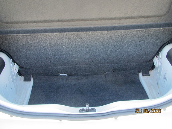 Volkswagen UP! 14 of 15