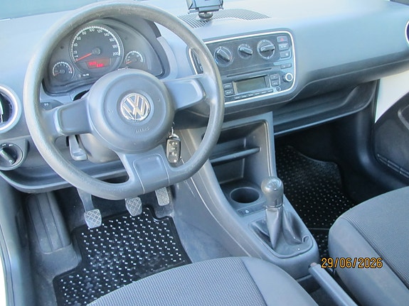 Volkswagen UP! 10 of 15