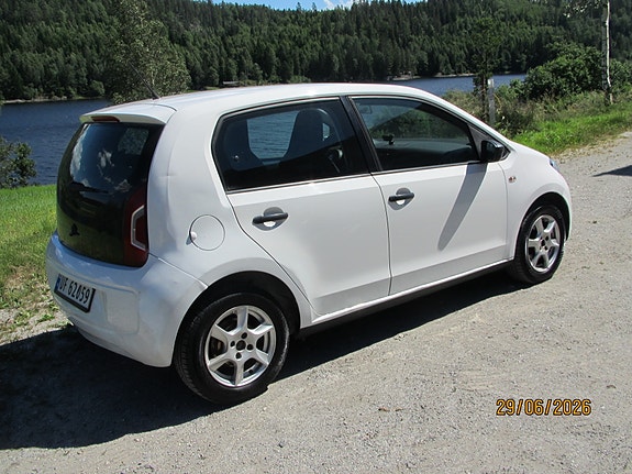 Volkswagen UP! 8 of 15