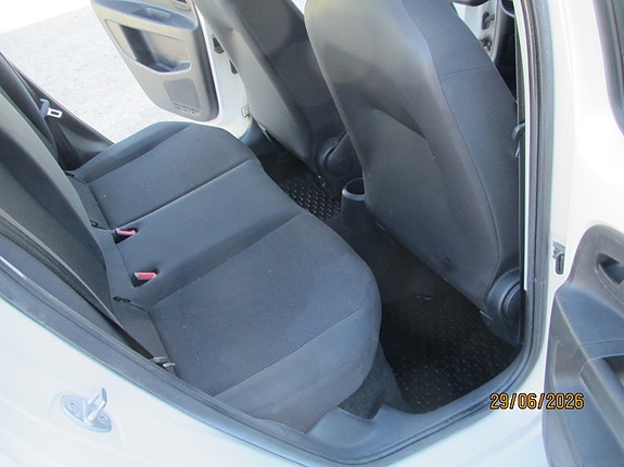 Volkswagen UP! 13 of 15
