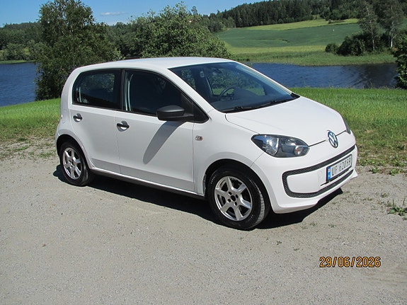 Volkswagen UP! 7 of 15