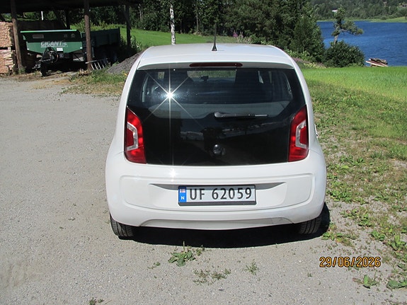 Volkswagen UP! 5 of 15